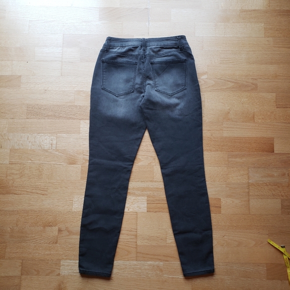 NWOT Maurices Gray Jeggings - Picture 5 of 9